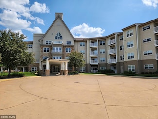 5650 Boone Ave N Unit 321, New Hope, MN 55428