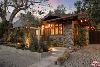 408 Sycamore Rd, Santa Monica, CA 90402