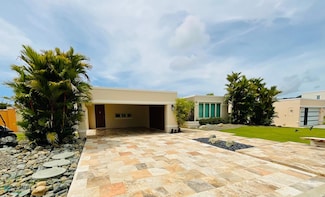 27 Palmas Reales Unit 27, HuMacAo, PR 00791