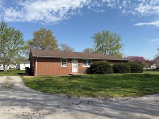 315 W 2nd St N, Mount Olive, IL 62069