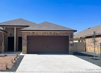 1496 Lucille St, Seguin, TX 78155