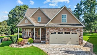 613 Belle Terre Ct, Inman, SC 29349