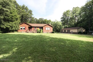 22828 Riverside Dr, Mendon, MI 49072