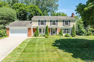 5127 Iron Gate Rd, Bloomfield Hills, MI 48304