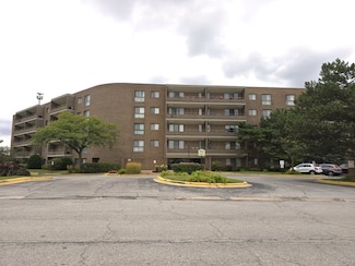 7 E Carriageway Dr Unit 110, Hazel Crest, IL 60429