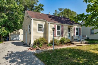1108 E Douglas Ave, Des Moines, IA 50316