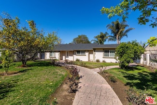 17349 Saticoy St, Northridge, CA 91325