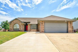 10400 Bradford Way, Yukon, OK 73099