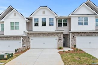1718 Stampede Cir, Huntsville, AL 35803