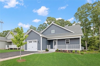 11 Vespia Ln, South Kingstown, RI 02879