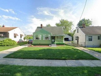 17310 Holly Hill Dr, Cleveland, OH 44128