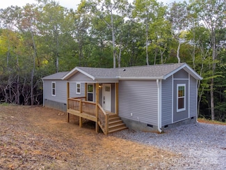 75 Windswept Ln, Hayesville, NC 28904