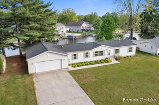 17055 Blackfoot Trail, Howard City, MI 49329