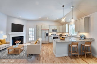 18 Liberty Lantern Ln, Fremont, NH 03044