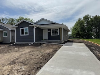1527 Walker St, Des Moines, IA 50316