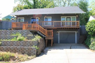 1040 Ratcliff Dr SE, Salem, OR 97302