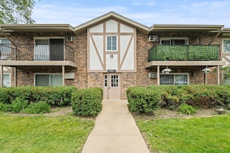 9S220 S Frontage Rd Unit 210, Willowbrook, IL 60527
