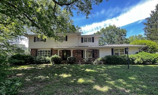 2215 E Rosebrier St, Springfield, MO 65804