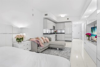 1010 Brickell Ave Unit 1710, Miami, FL 33131