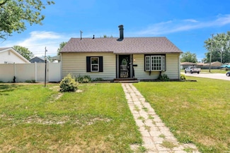 302 Dunbar Ln, Fort Wayne, IN 46816