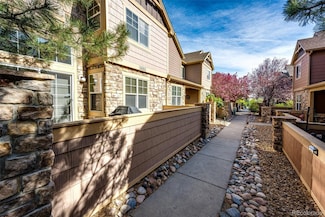 5660 S Algonquian Way Unit C, Aurora, CO 80016