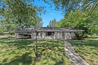 24650 Lathrup Blvd, Southfield, MI 48075