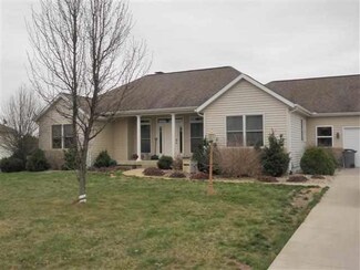 2533 E Lapoint Dr, Milford, IN 46542
