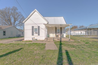 908 S 7th St, Paragould, AR 72450