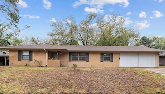 221 Alpine Dr, Tyler, TX 75701
