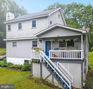 962 Mohican Rd, East Stroudsburg, PA 18302