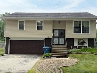 2916 Nichols Dr, Sauk Village, IL 60411