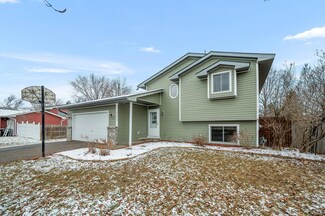25933 10th St W, Zimmerman, MN 55398