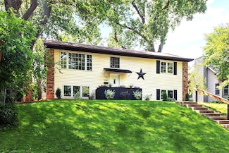 1241 Maywood St, Saint Paul, MN 55117