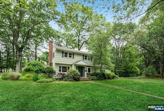 21 Dale Ave, Wyckoff, NJ 07481