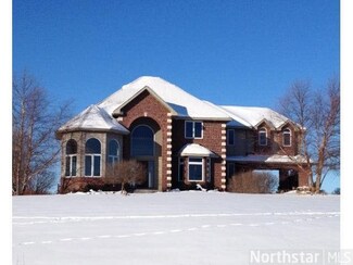 99 Bayhill Rd, Saint Paul, MN 55110