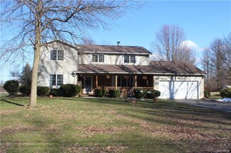 244 Lake Rd, Youngstown, NY 14174