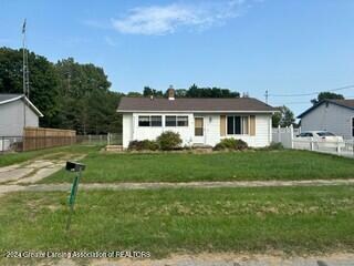 295 Leaver St, Vernon, MI 48476