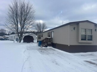 4150 Whisperwood Way S, Muskegon, MI 49442