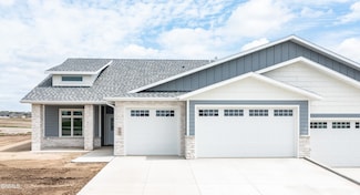 4203 Ivory Ln, Bismarck, ND 58503