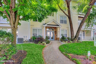 425 Saint Andrews Place, Manalapan, NJ 07726