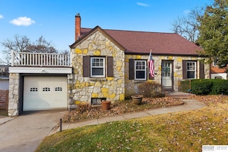 1828 N 49th St, Omaha, NE 68104