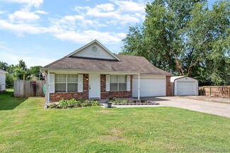 410 E Dogwood St, Coweta, OK 74429