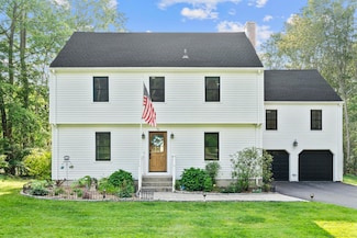 76 Bartlett Dr, Madison, CT 06443