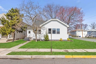 30 Bruno St, Moonachie, NJ 07074