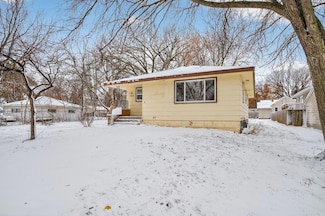 7990 E River Rd, Minneapolis, MN 55432