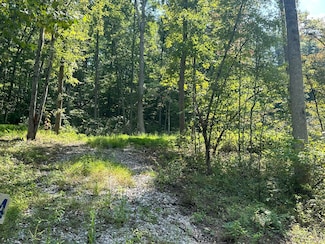 54 Yellowstone Dr, East Bernstadt, KY 40729