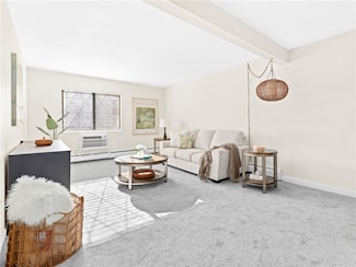 132 Hoffman Ave Unit 207, Cranston, RI 02920