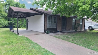 3006 Chance Dr, Florissant, MO 63031