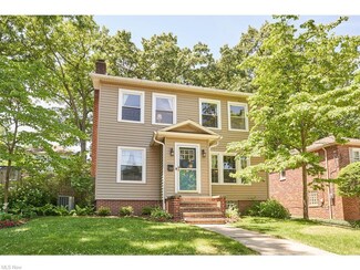520 Aqueduct St, Akron, OH 44303