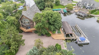 85 Lake Rest Ave, Oshkosh, WI 54902